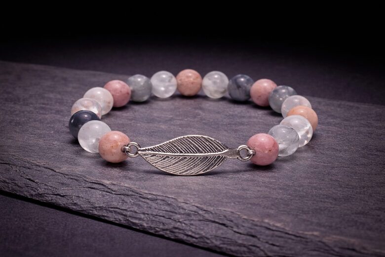 Mala/bracelet rhodonite/ grey quartz + feather