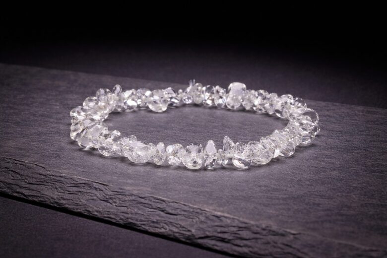 Bracelet rock crystal chips elastic
