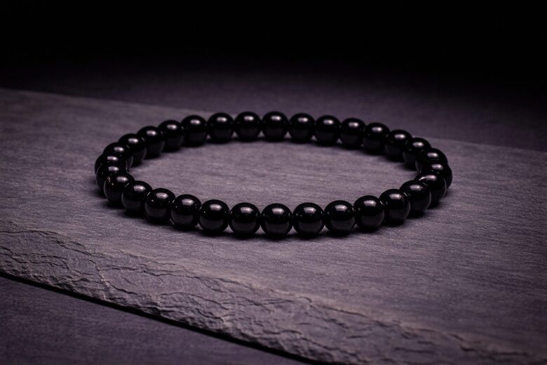 Bracelet shungite elastic