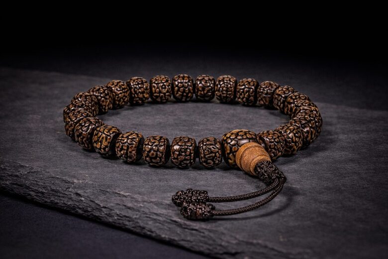 Polished Rudraksha Mala / Bracelet (21 beads, adjustable)