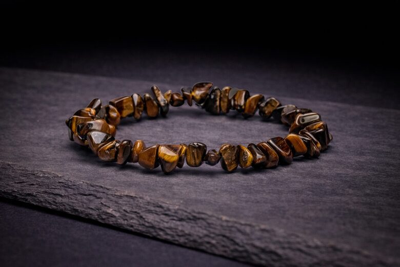 Bracelet tiger eye chips elastic